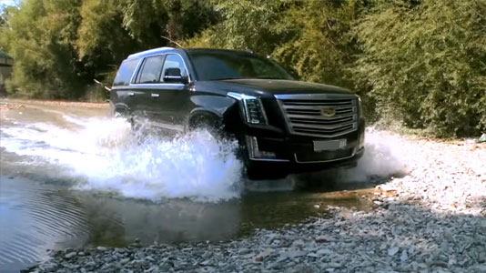 cadillac escalade 4 roues motrices