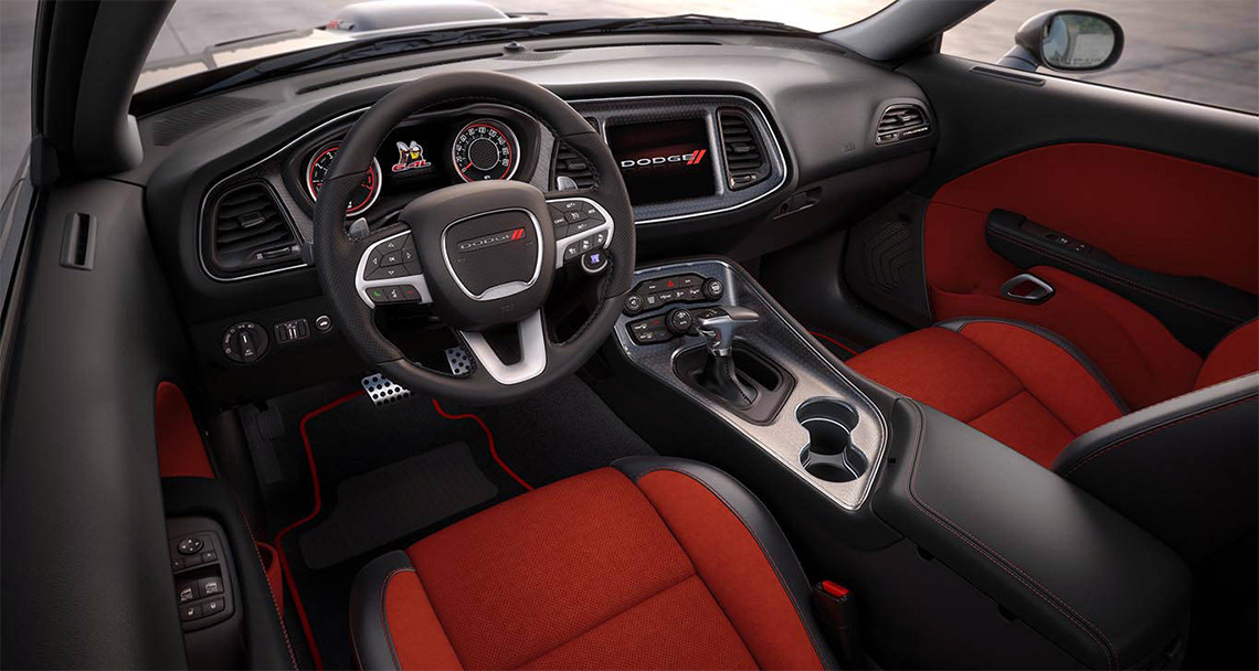 intérieur rouge rubis Nappa dodge challenger