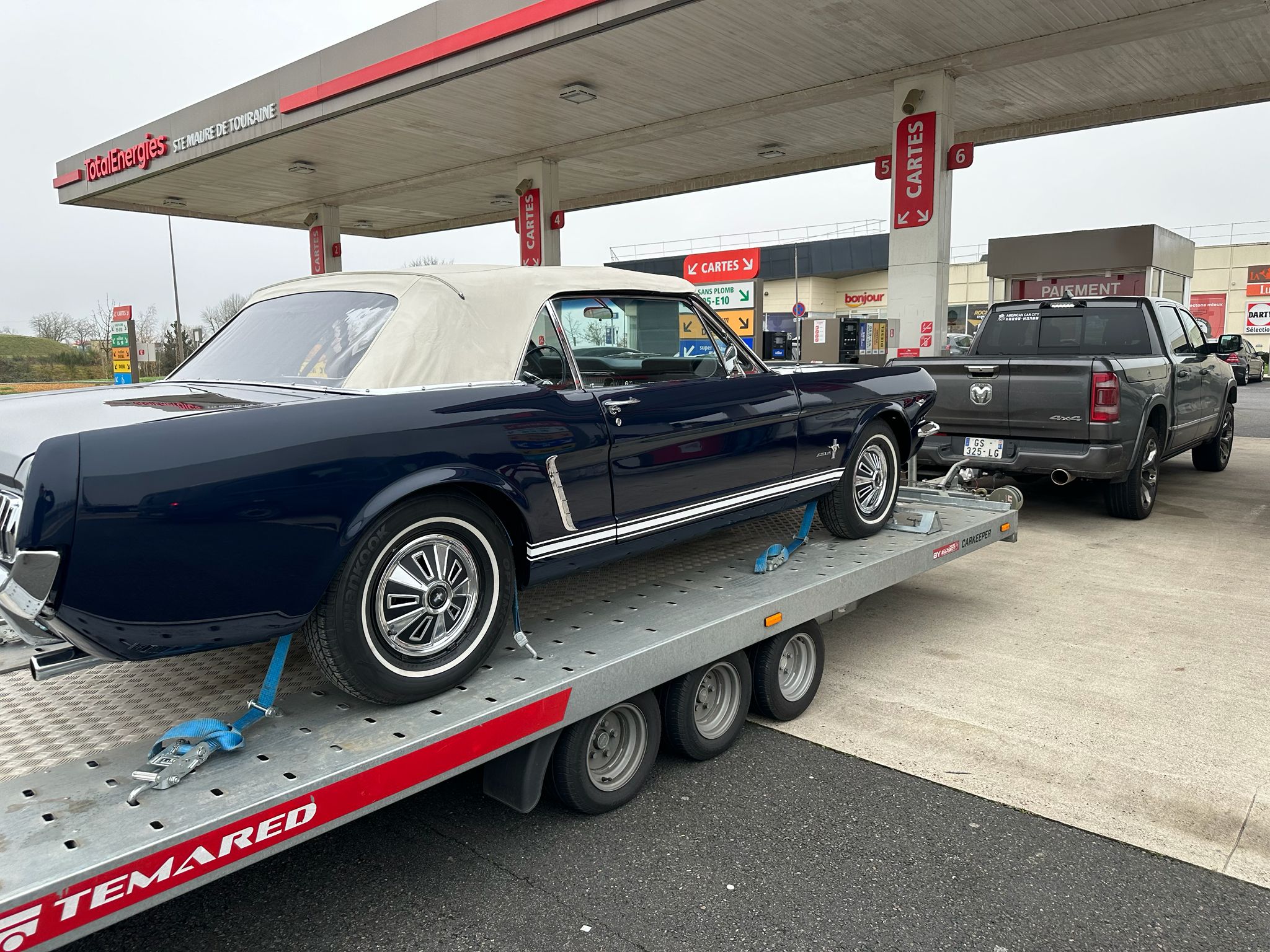 Transport Location Rétro Prestige