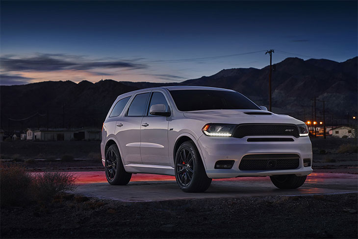 Dodge Durango SRT 2018 de nuit